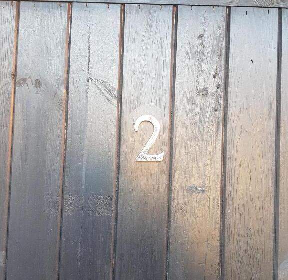 经济房, The Wheatsheaf