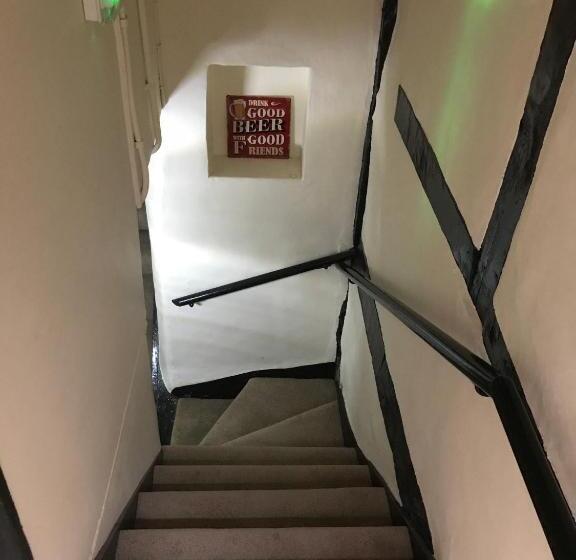 豪华房间, The Wheatsheaf