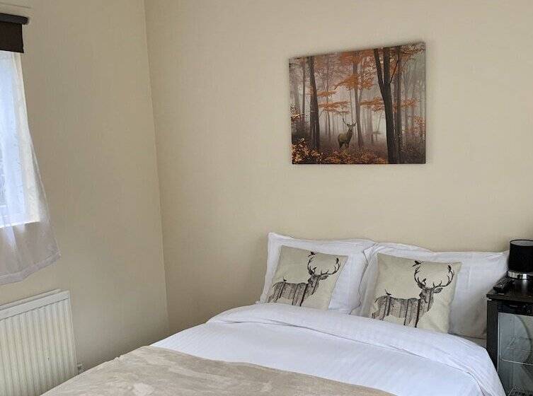 经济房, The Wheatsheaf