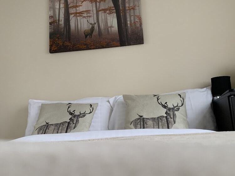 经济房, The Wheatsheaf