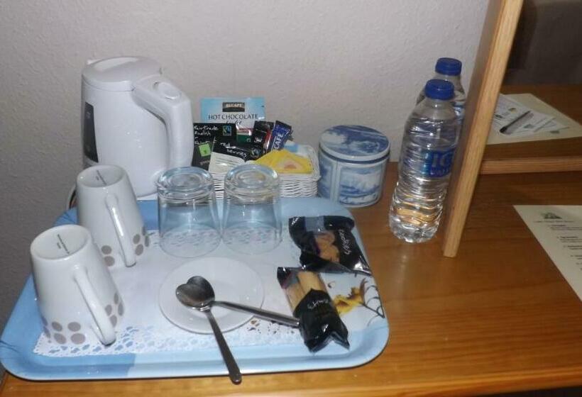 اتاق استاندارد, Cedar House B&b