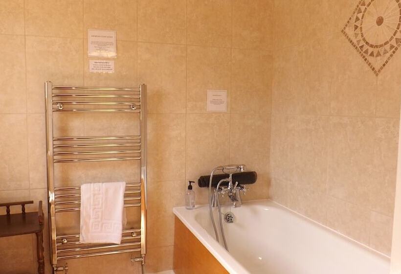 اتاق استاندارد, Cedar House B&b