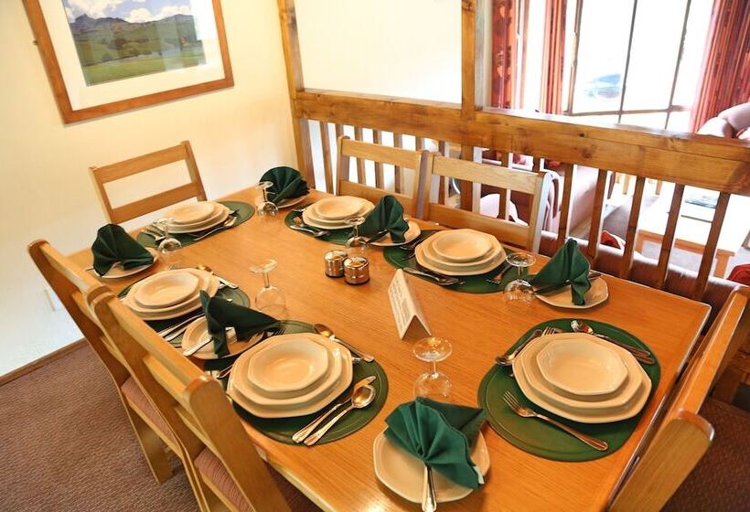 Шале 1 Спальня, Fairways Self Catering