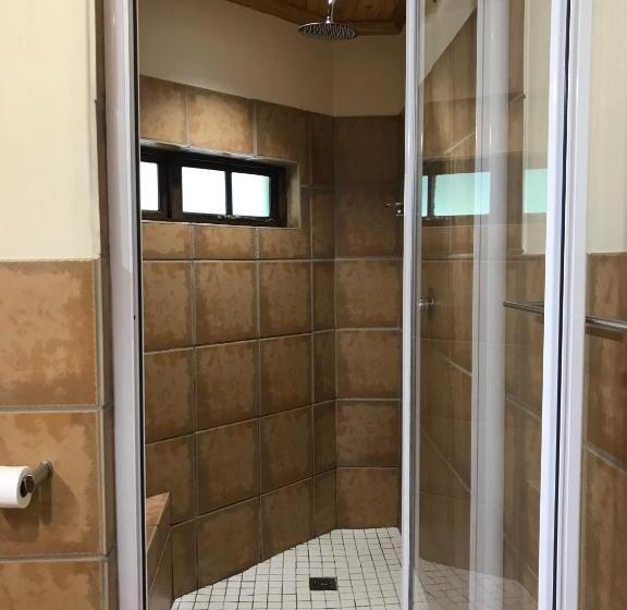 בקתת חדר, Fairways Self Catering