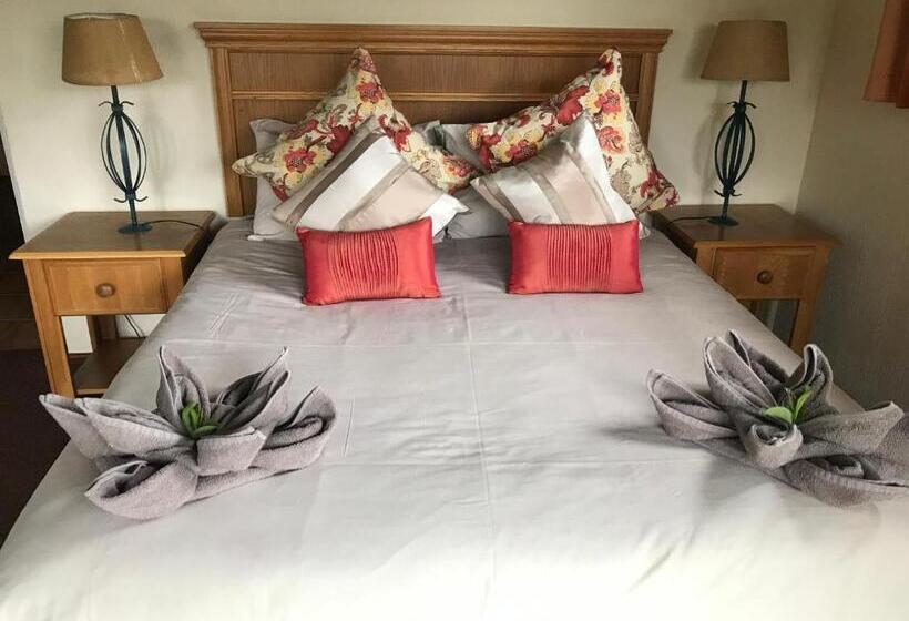 בקתת חדר, Fairways Self Catering