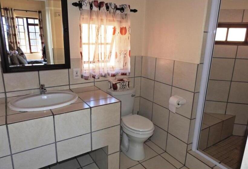 בקתת חדר, Fairways Self Catering