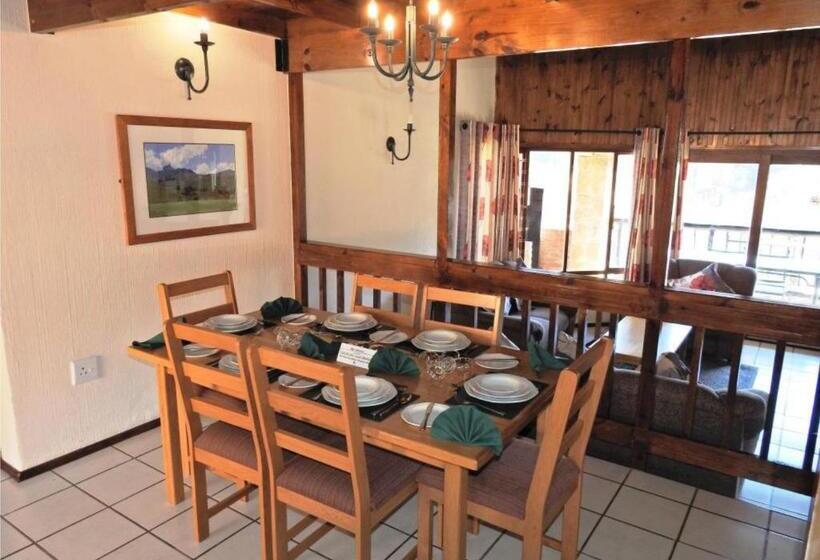 בקתת חדר, Fairways Self Catering