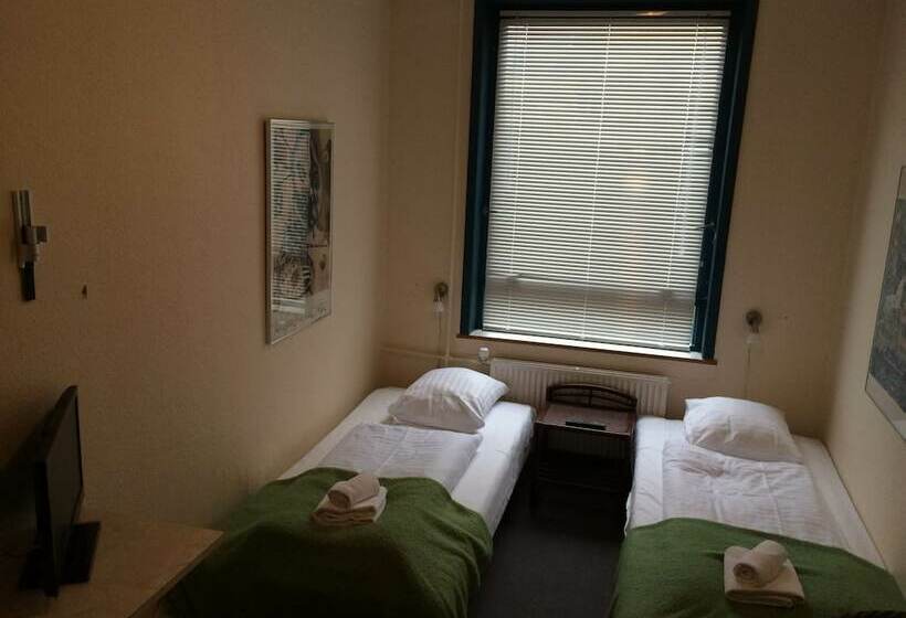 バス共有のスタンダードルーム, Annex