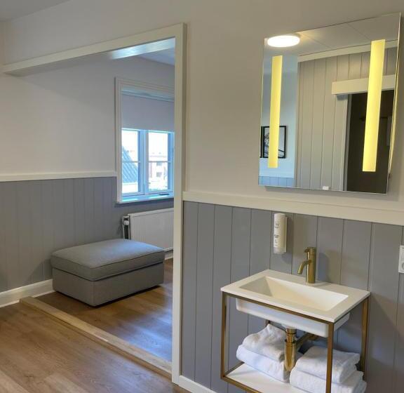 スタンダードトリプルルーム, Annex