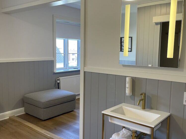 スタンダードトリプルルーム, Annex