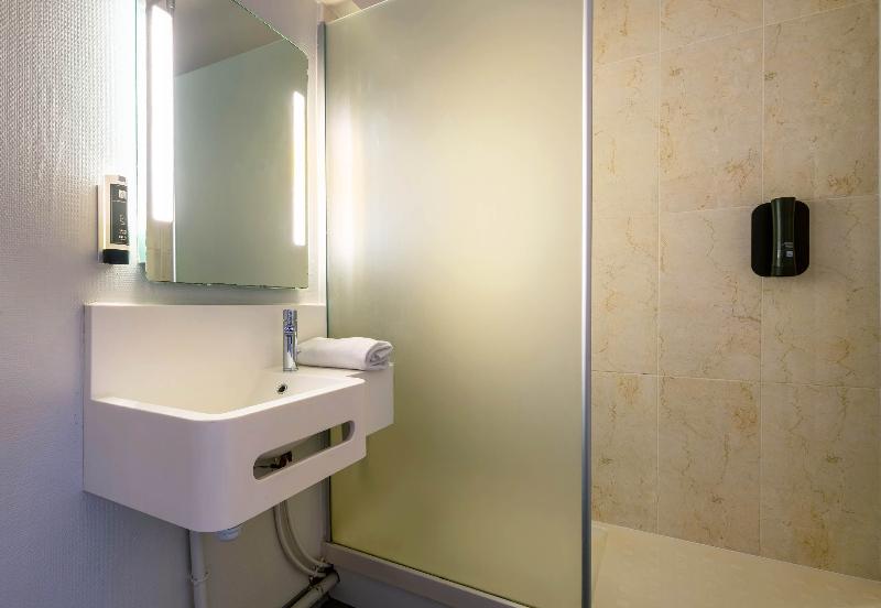 غرفة قياسية رباعية, B&b Hotel Brest Port Du Moulin Blanc