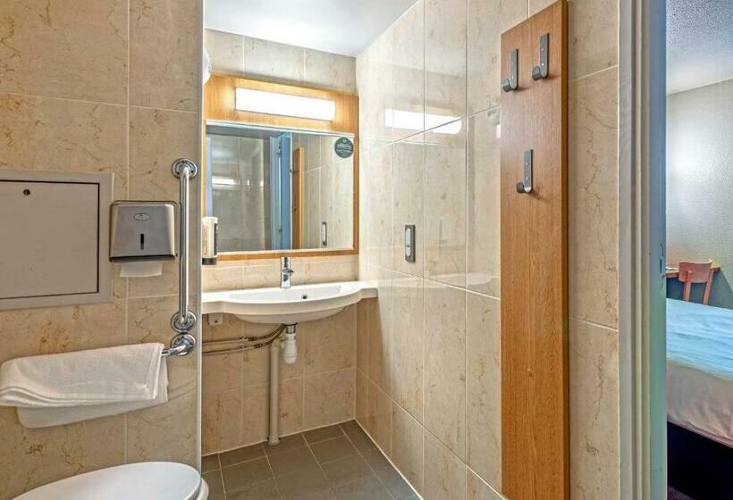 חדר סטנדרט לארבעה, B&b Hotel Quimper Nord Douarnenez