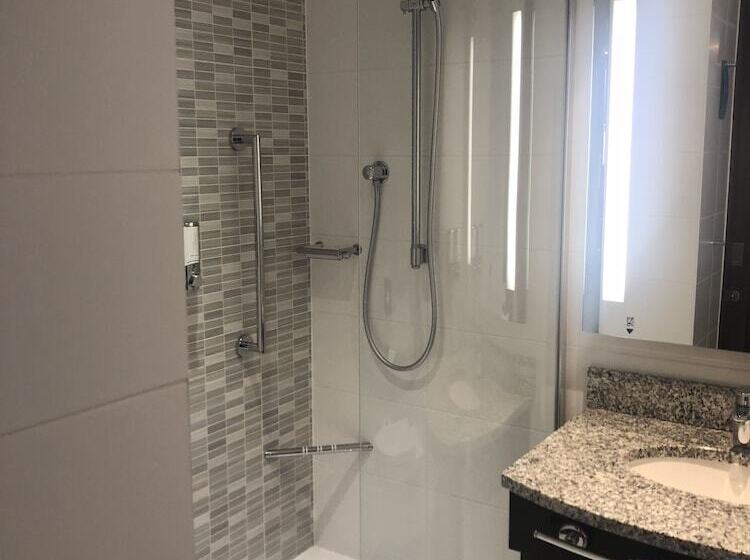 Номер Стандарт, Hampton by Hilton Dundee City Centre