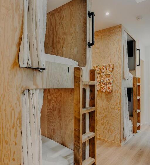 מיטה בחדר משותף, Hôtel Palmito