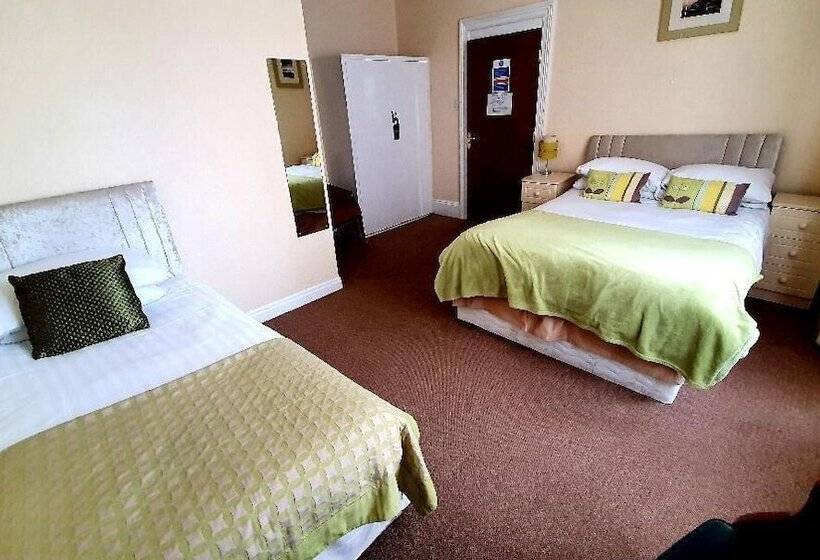 家庭间, Rivelyn Hotel Bar & Restaurant