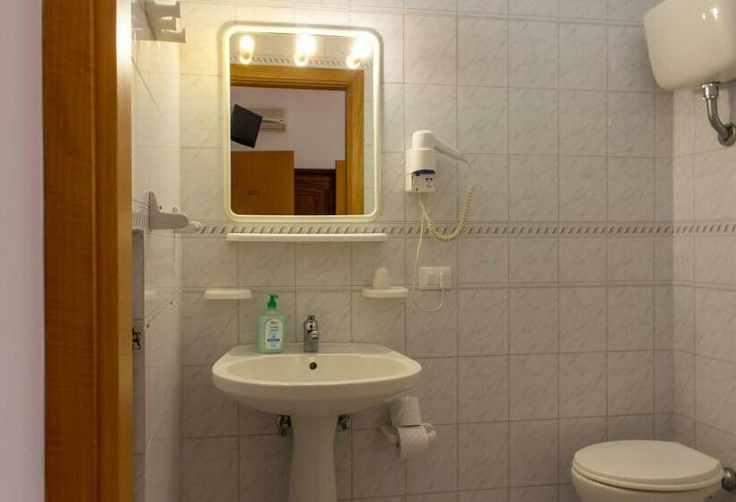 スタンダードトリプルルーム, La Masseria Hotel Ristorante Centro Benessere