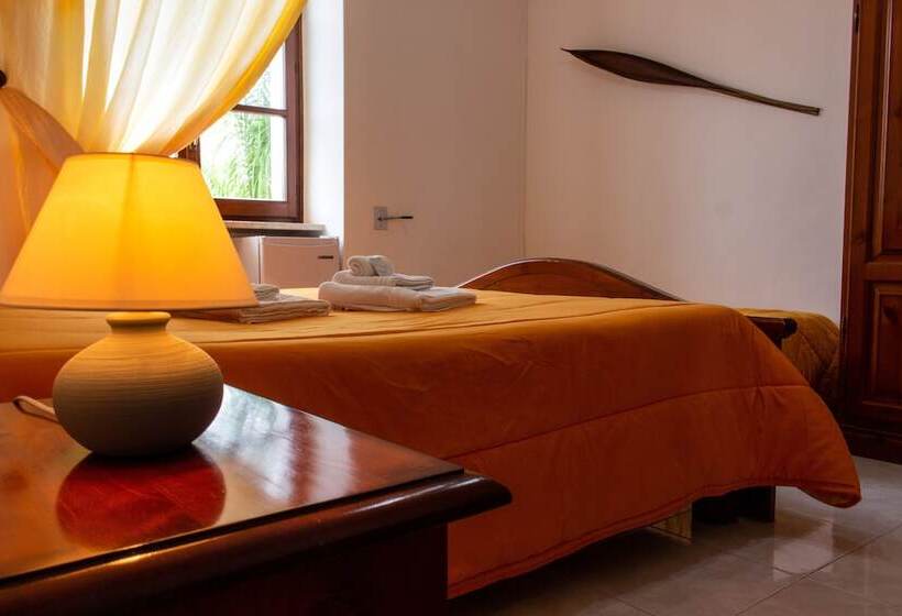 Номер Стандарт Трехместный, La Masseria Hotel Ristorante Centro Benessere