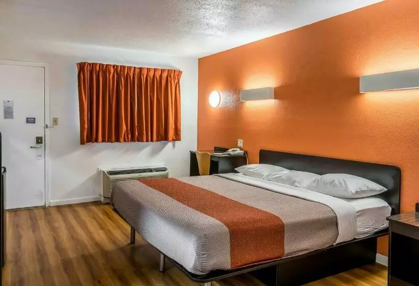 キングサイズベッドのスタンダードルーム, Motel 6 Florence, Ky   Cincinnati Airport