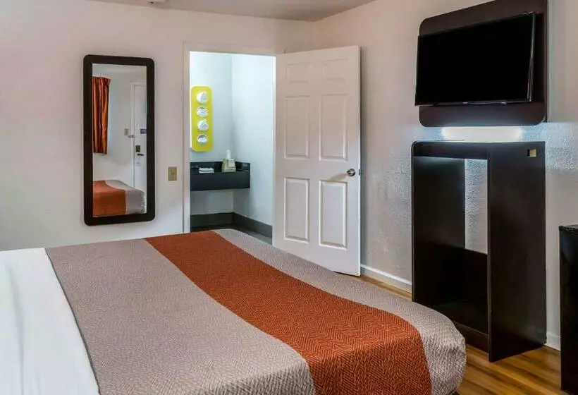 キングサイズベッドのスタンダードルーム, Motel 6 Florence, Ky   Cincinnati Airport