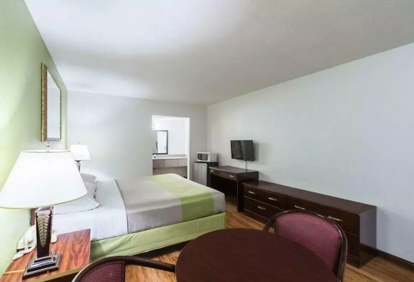 キングサイズベッドのスタンダードルーム, Motel 6mattoon, Il