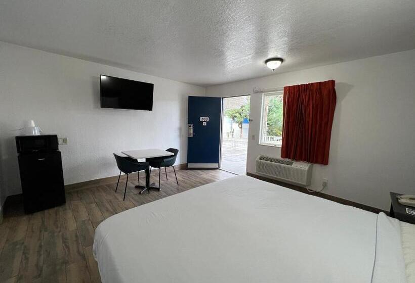 غرفة قياسية لذوى الاحتياجات الخاصة, Motel 6orange, Ca  Anaheim