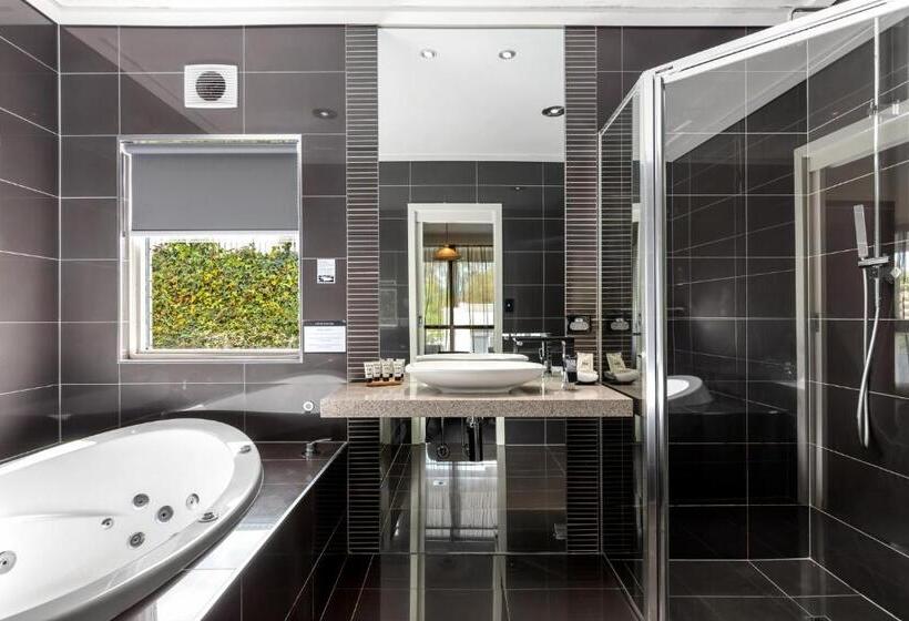 行政套房, The Commodore