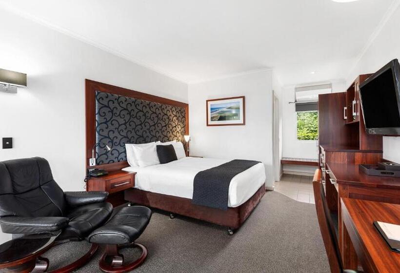 Номер Superior, The Commodore