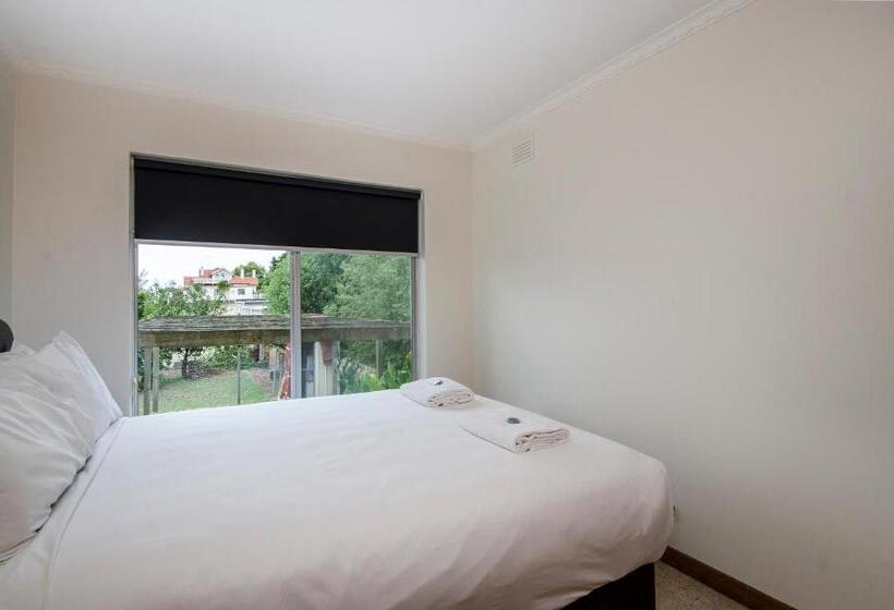 4间卧室的房子, The Commodore