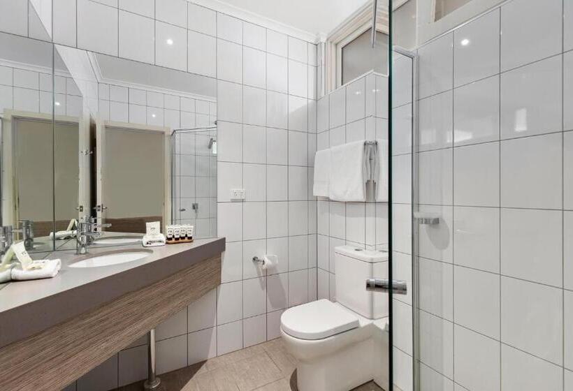 Номер Стандарт, The Commodore