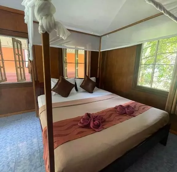 スタンダードバンガロー, Khao Sok Nung House