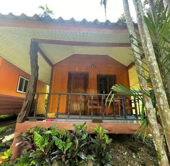 スタンダードバンガロー, Khao Sok Nung House