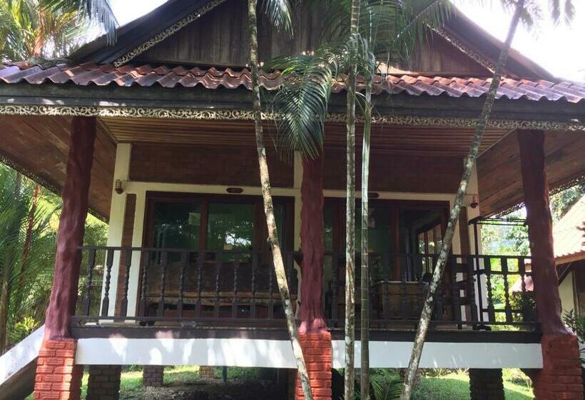 بنجلو قياسى, Khao Sok Nung House