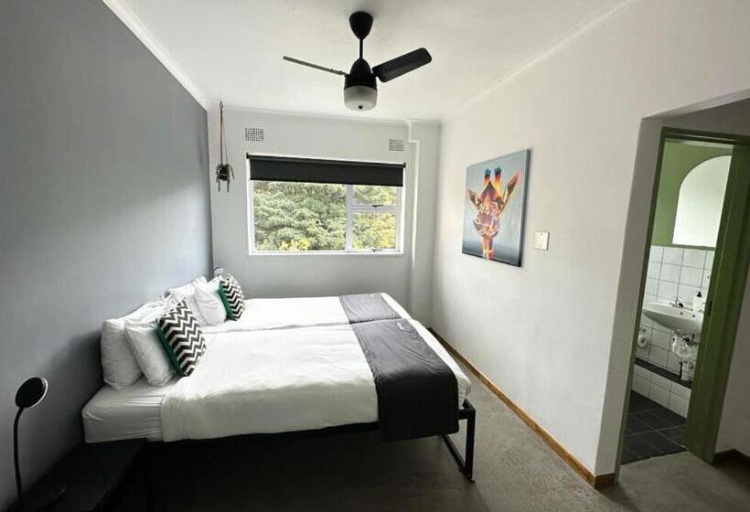 Номер Стандарт Вид на Город, Never At Home Kloof Street