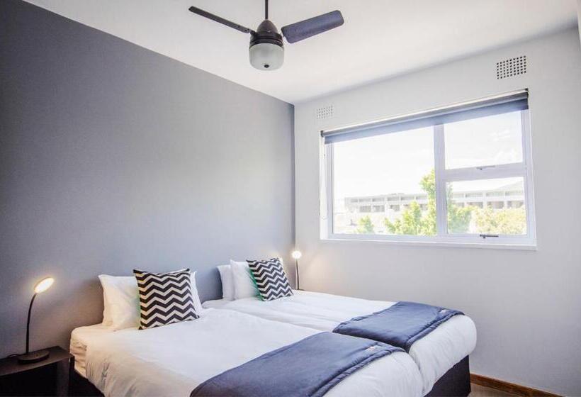 Номер Стандарт Вид на Город, Never At Home Kloof Street