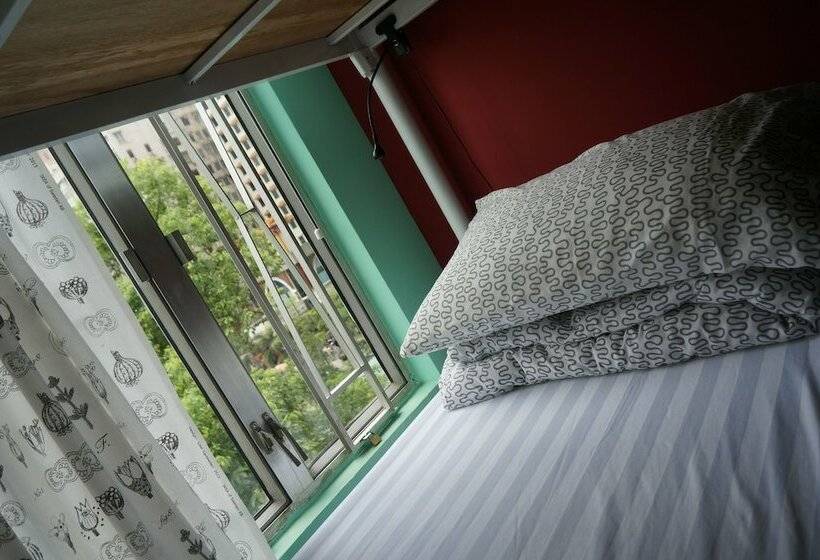 تختخواب در اتاق مشترک, Rainbow Lodge Hk   Hostel