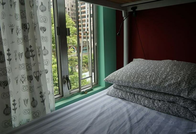 تختخواب در اتاق مشترک, Rainbow Lodge Hk   Hostel