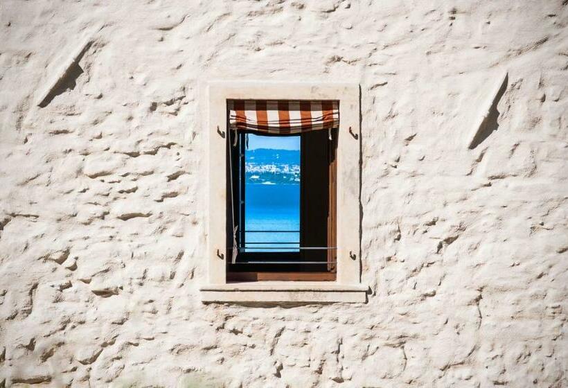 Suite with lake view, Prati Palai