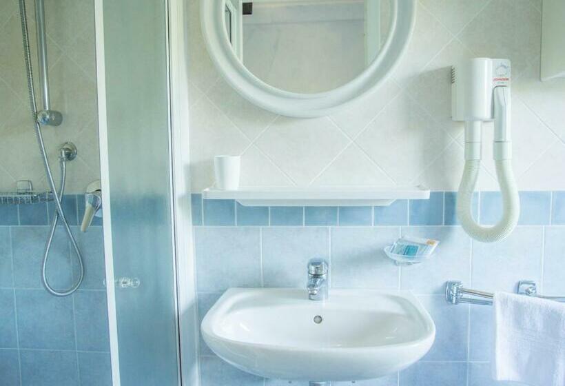 Pokój Standard, Capri