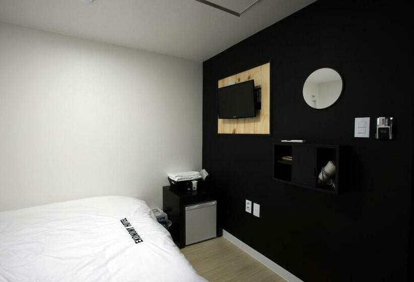Номер Стандарт, Ekonomy Hotel Myeongdong Premier