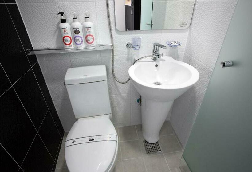 Номер Стандарт, Ekonomy Hotel Myeongdong Premier