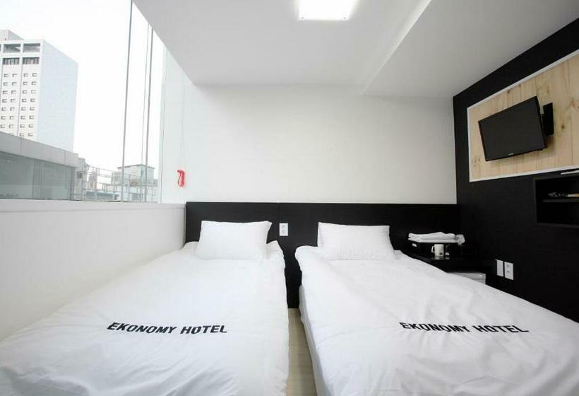 Номер Стандарт, Ekonomy Hotel Myeongdong Premier