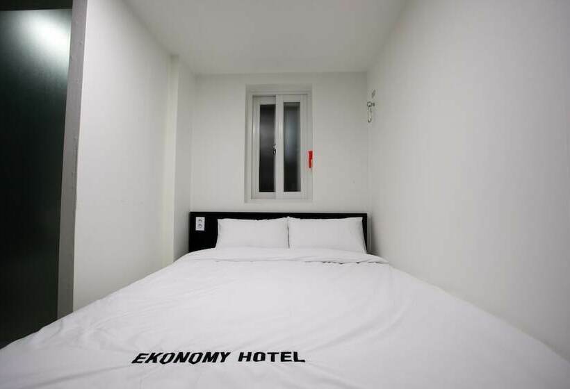 Номер Стандарт, Ekonomy Hotel Myeongdong Premier