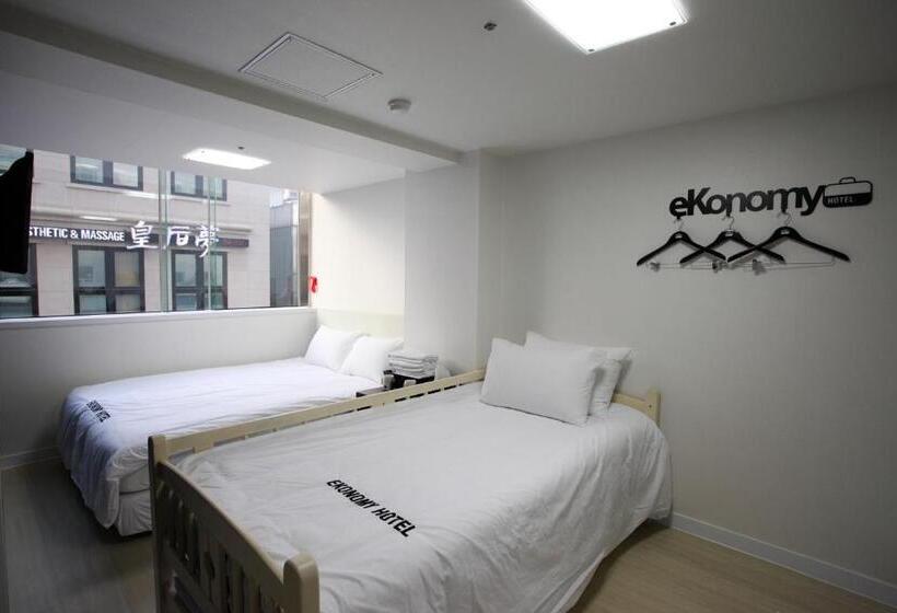 Трехместный Номер Deluxe, Ekonomy Hotel Myeongdong Premier