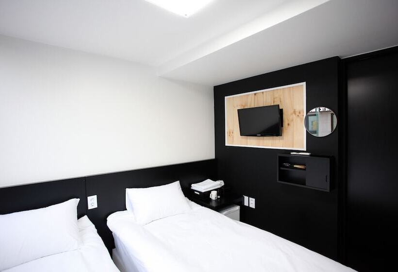 Номер Стандарт, Ekonomy Hotel Myeongdong Premier