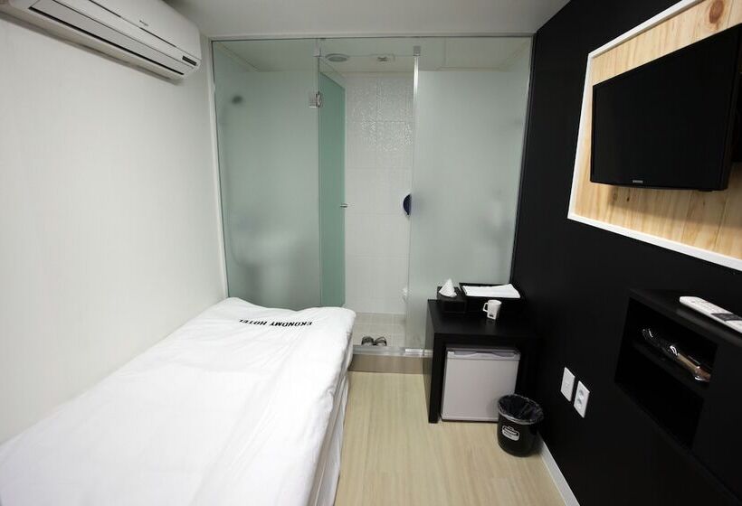 Номер Стандарт Индивидуальный, Ekonomy Hotel Myeongdong Premier