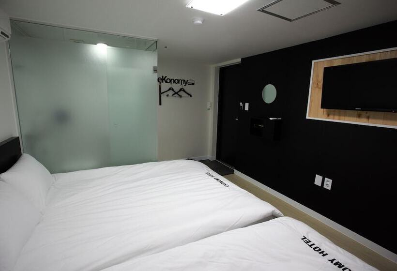 Номер Deluxe, Ekonomy Hotel Myeongdong Premier