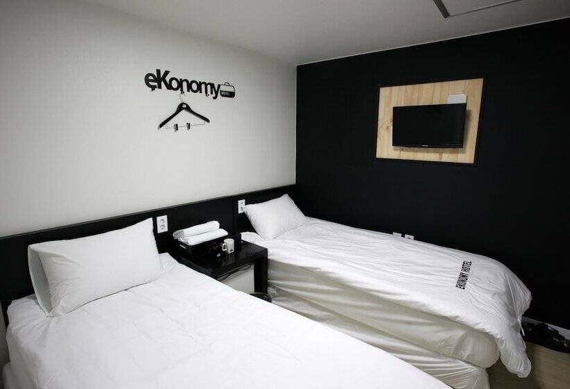 Номер Стандарт, Ekonomy Hotel Myeongdong Premier