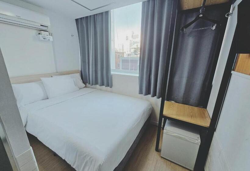 Номер Стандарт, Ekonomy Hotel Myeongdong Premier