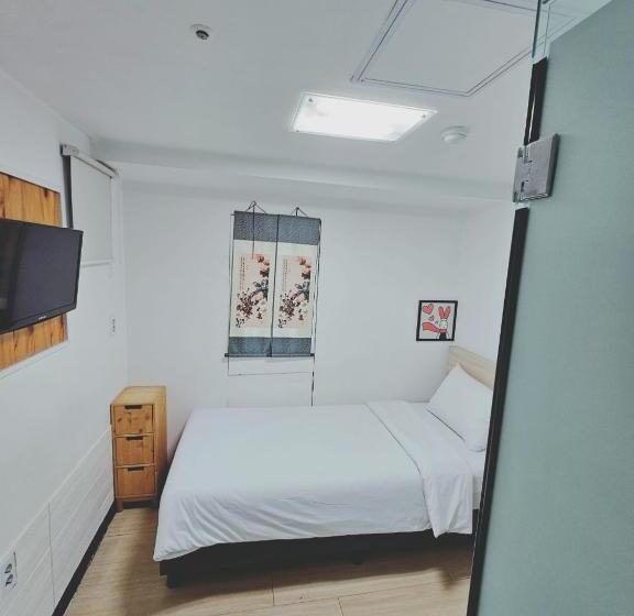 Номер Стандарт Индивидуальный, Ekonomy Hotel Myeongdong Premier