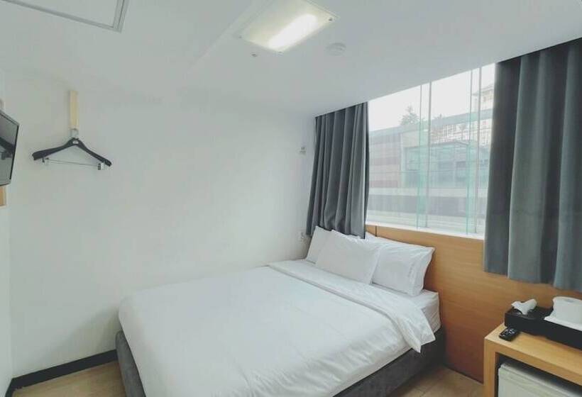 Номер Стандарт, Ekonomy Hotel Myeongdong Premier